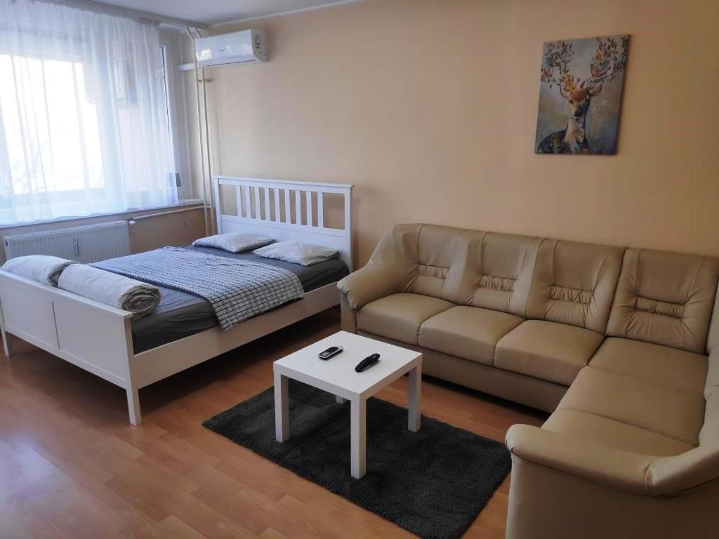 Koelcsey Apartman Apartment Szekszárd Екстериор снимка
