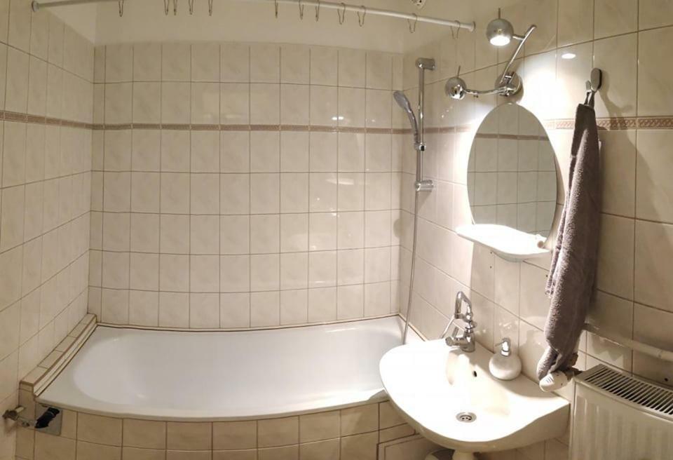 Koelcsey Apartman Apartment Szekszárd Екстериор снимка